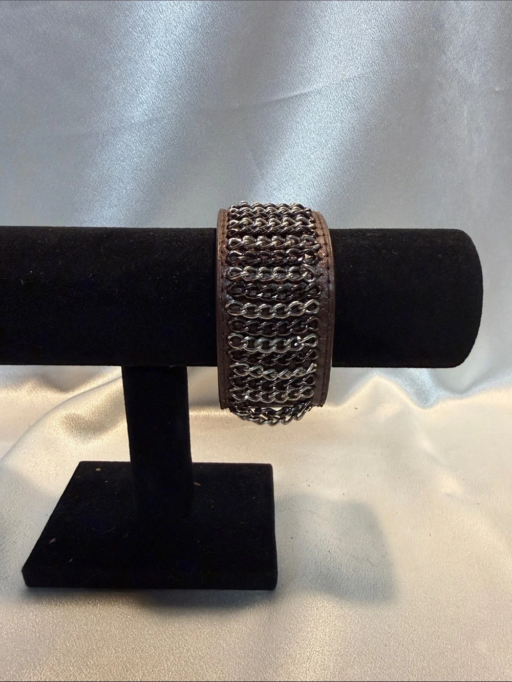 GUANG TUNG Brown Leather Cuff Bracelet with Silver Chain Detailing